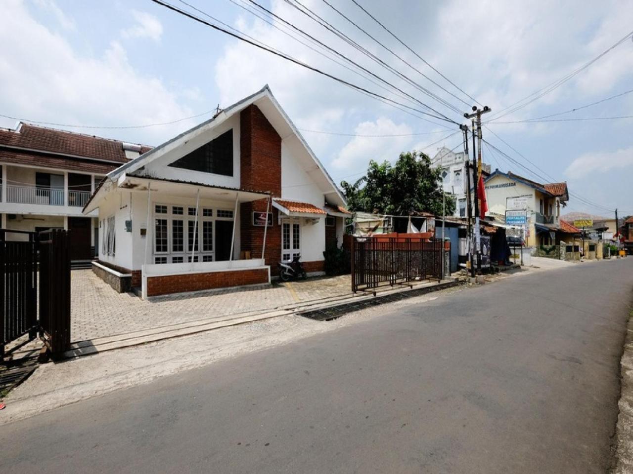 Reddoorz Near Moro Mall Purwokerto Εξωτερικό φωτογραφία