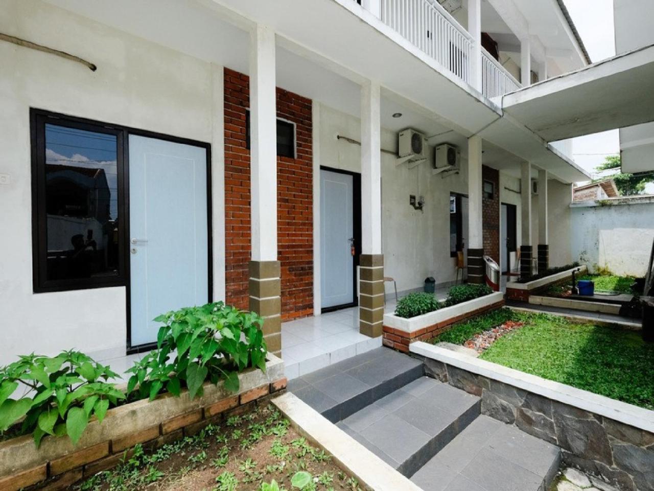 Reddoorz Near Moro Mall Purwokerto Εξωτερικό φωτογραφία